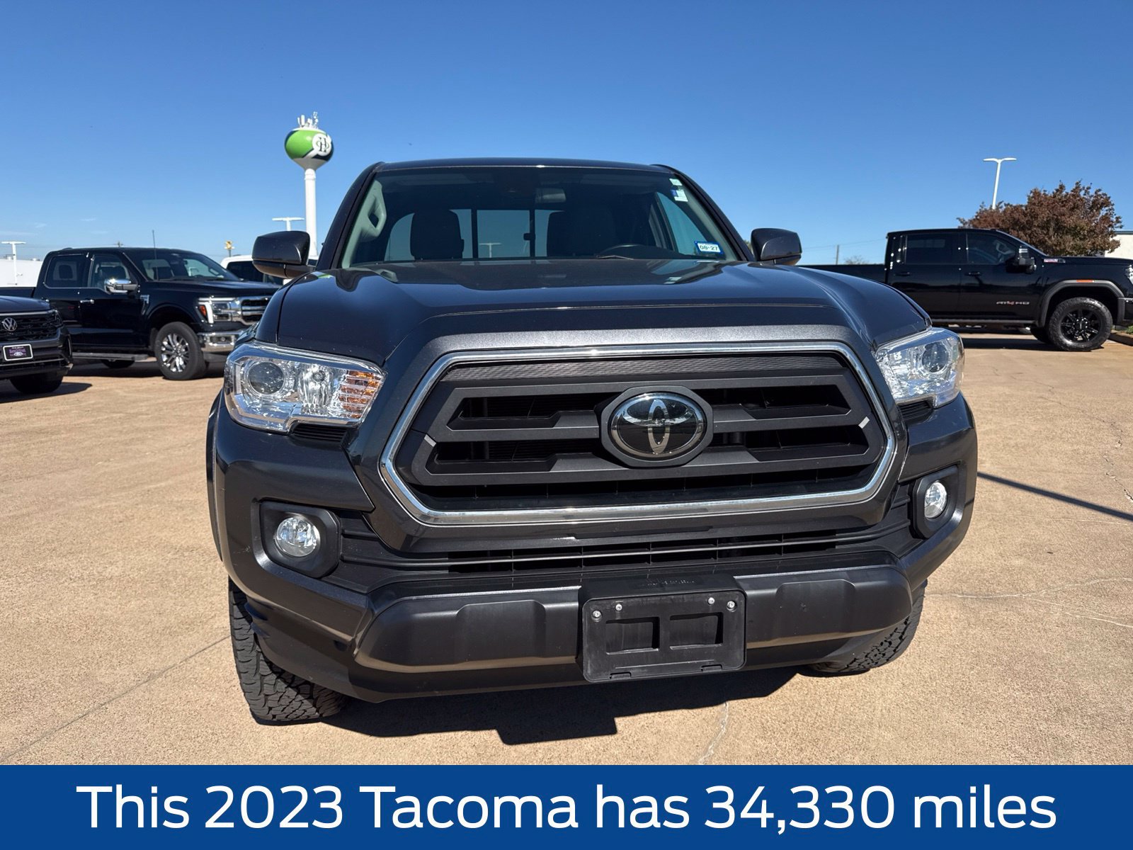 Used 2023 Toyota Tacoma SR5 w/ SR5 Appearance Package AWD/4WD image 2