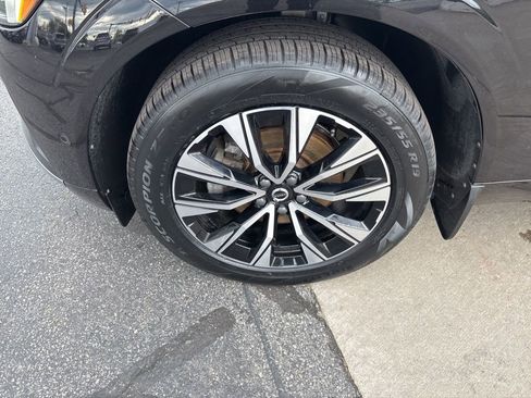 Certified 2023 Volvo XC60 B5 Plus w/ Climate Package AWD/4WD image 11