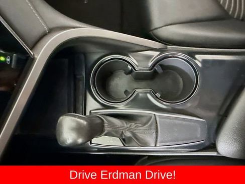 Used 2020 Toyota Camry SE FWD image 19