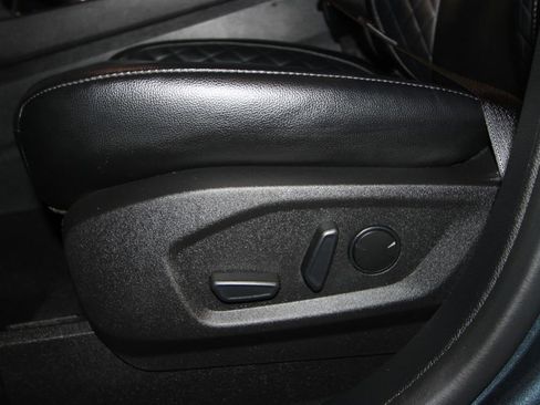 Used 2023 Ford Edge Titanium AWD/4WD image 9