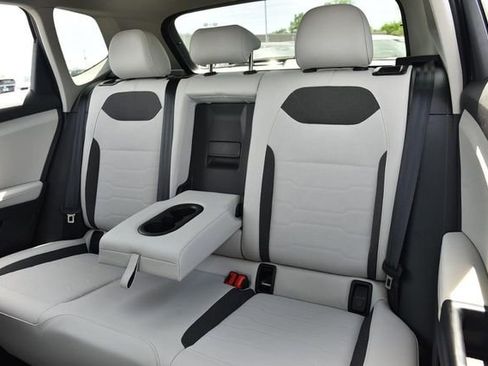 New 2026 Volkswagen Taos SE AWD/4WD image 23