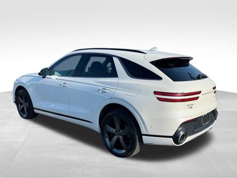 Used 2025 Genesis GV70 3.5T Sport w/ Sport Advanced Package AWD/4WD image 5