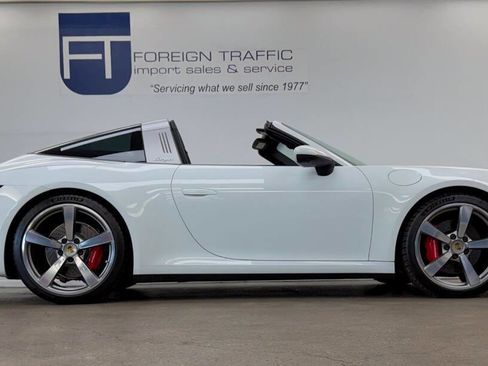Used 2024 Porsche 911 Targa 4S w/ Premium Package image 31