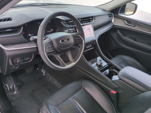 Certified 2023 Jeep Grand Cherokee Limited image 10