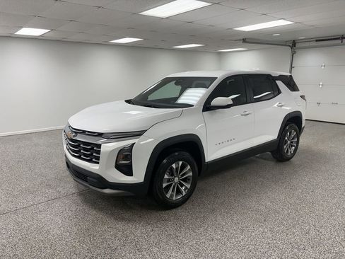 New 2026 Chevrolet Equinox LT w/ Convenience Package II AWD/4WD image 4