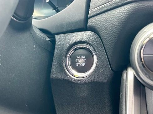 Used 2021 Toyota RAV4 Limited AWD/4WD image 43