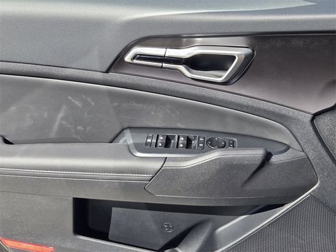 New 2026 Kia Sportage EX image 17
