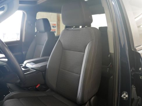 Used 2022 Chevrolet Silverado 1500 LT AWD/4WD image 25