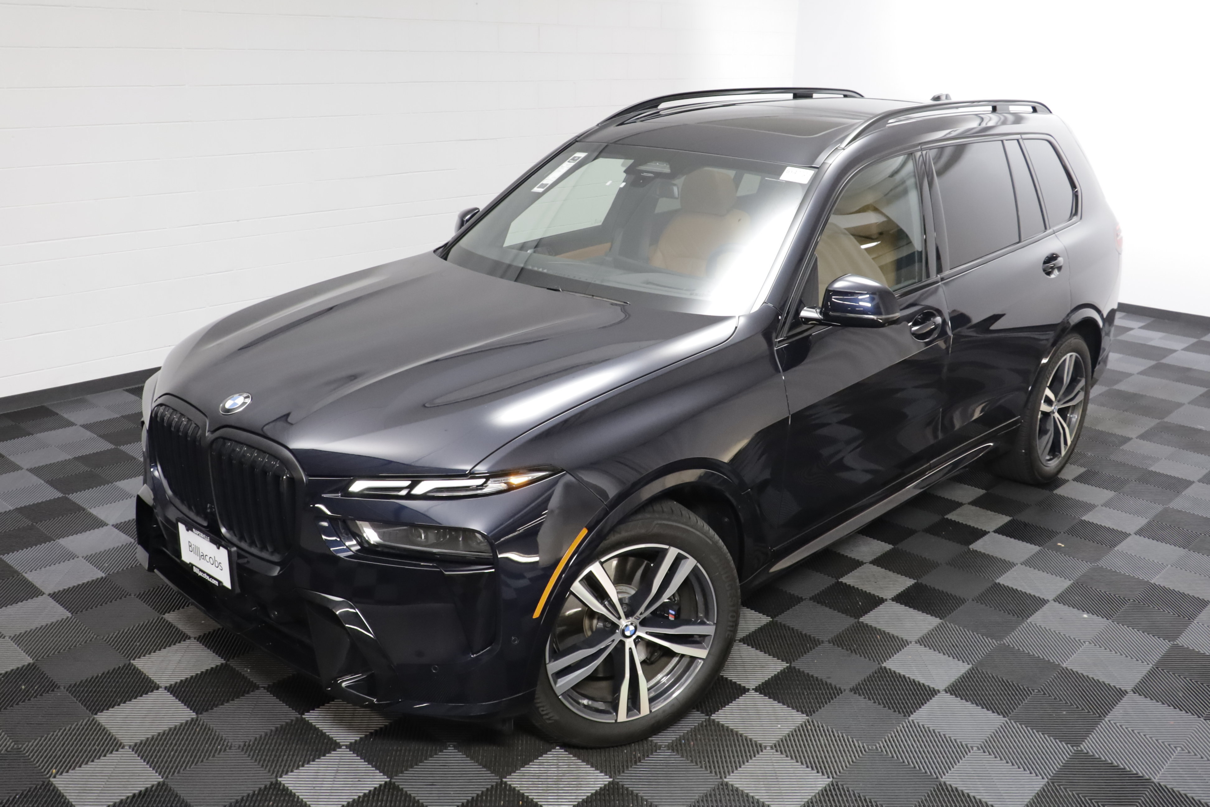 Used 2026 BMW X7 xDrive40i w/ M Sport Package AWD/4WD image 2