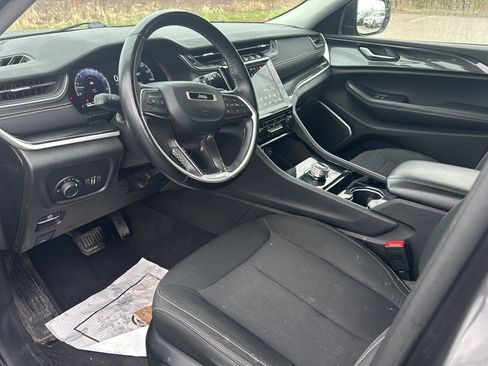 Used 2022 Jeep Grand Cherokee L Laredo w/ Luxury Tech Group I AWD/4WD image 13