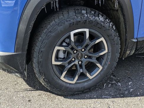 Used 2025 Chevrolet Equinox ACTIV w/ Safety and Technology Package image 14