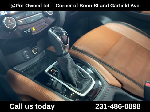 Used 2017 Nissan Rogue SL AWD/4WD image 23