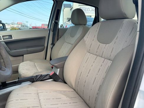 Used 2008 Ford Focus SE FWD image 28