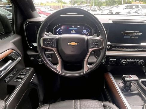 Used 2022 Chevrolet Silverado 1500 High Country w/ Technology Package image 7