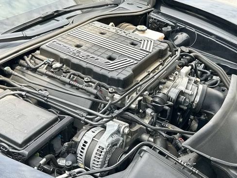 Used 2018 Chevrolet Corvette Z06 RWD image 12