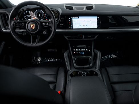 Certified 2026 Porsche Cayenne AWD/4WD image 22
