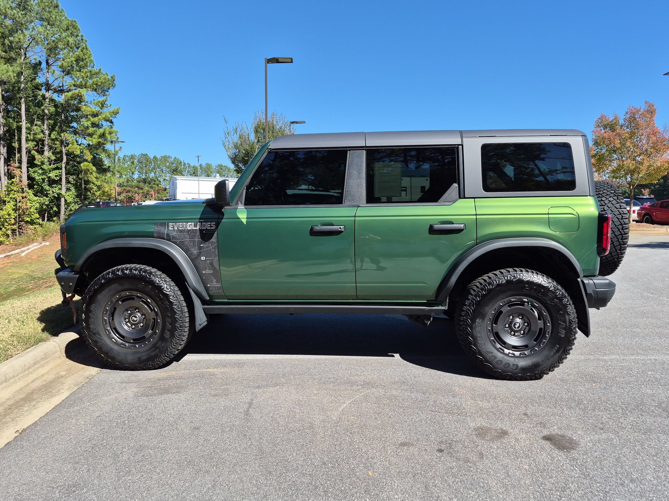 Used 2023 Ford Bronco Everglades AWD/4WD image 7