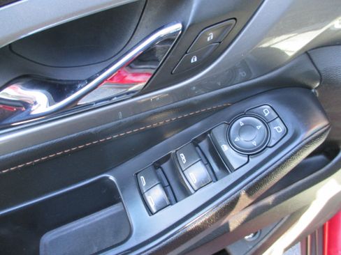 Used 2021 Chevrolet Traverse LT w/ LPO, Black Accent Package AWD/4WD image 13