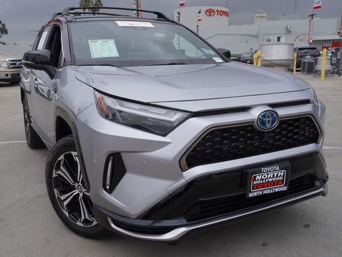 Used 2024 Toyota RAV4 XSE w/ Premium Package image 2