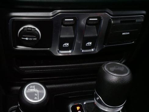 Used 2022 Jeep Wrangler Sport AWD/4WD image 31