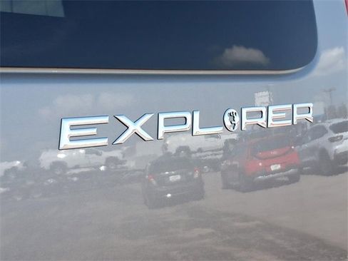 New 2025 GMC Savana 2500 w/ Driver Convenience Package image 35