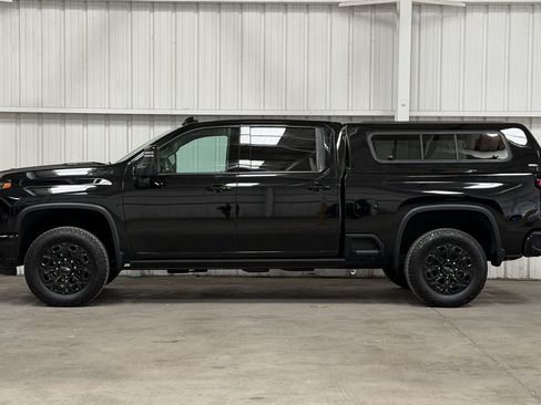 Used 2024 Chevrolet Silverado 2500 LTZ w/ LTZ Plus Package AWD/4WD image 5