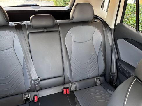 Used 2026 Volkswagen Tiguan SE FWD image 38