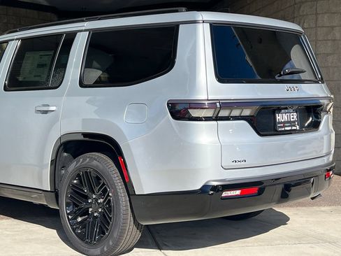 New 2026 Jeep Grand Wagoneer Limited AWD/4WD image 9
