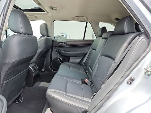 Used 2016 Subaru Outback 2.5i Limited AWD/4WD image 9