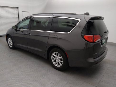 Used 2021 Chrysler Voyager Lxi FWD image 3