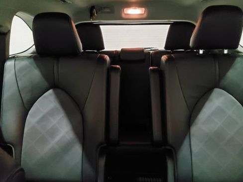 Used 2022 Toyota Highlander Platinum AWD/4WD image 19
