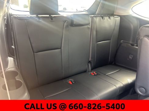 Used 2024 Toyota Highlander XLE AWD/4WD image 11