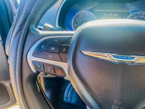Used 2016 Chrysler 200 Limited image 18
