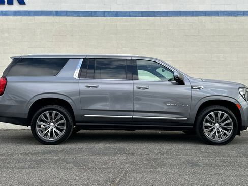Certified 2021 GMC Yukon XL Denali w/ Denali Premium Package AWD/4WD image 3