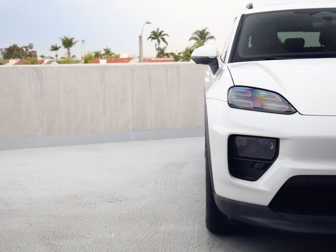 Certified 2024 Porsche Macan 4 Electric image 12