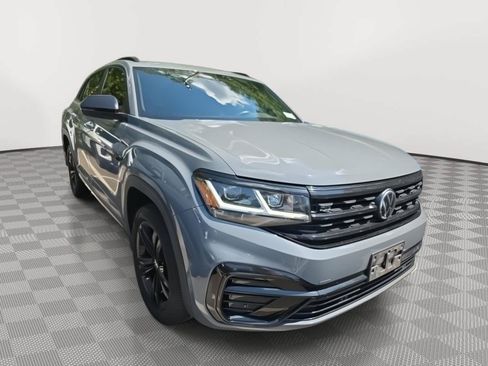 Used 2023 Volkswagen Atlas Cross Sport SEL R-Line AWD/4WD image 2