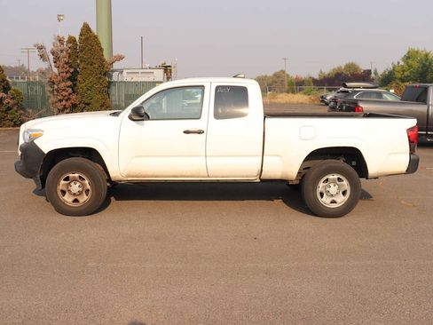 Used 2022 Toyota Tacoma SR RWD image 8