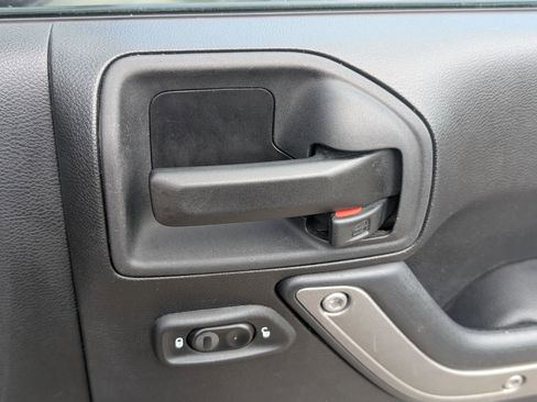 Used 2015 Jeep Wrangler Unlimited Sport w/ Quick Order Package 24S image 8