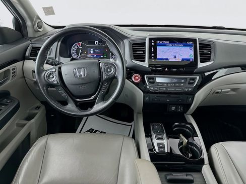 Used 2018 Honda Pilot Touring image 24