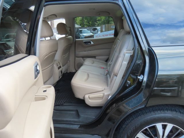 Used 2017 Nissan Pathfinder SL w/ SL Tech Package AWD/4WD image 13