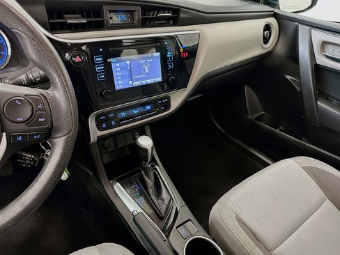 Used 2019 Toyota Corolla LE image 25