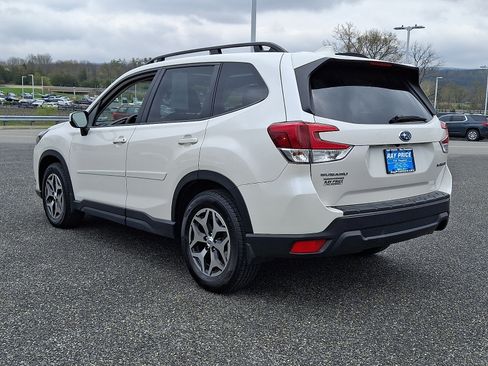Used 2023 Subaru Forester Premium AWD/4WD image 4