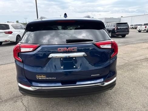Used 2023 GMC Terrain SLT w/ Infotainment Package II AWD/4WD image 12