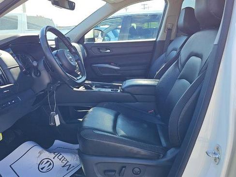 Used 2023 Nissan Pathfinder SL w/ SL Premium Package image 10