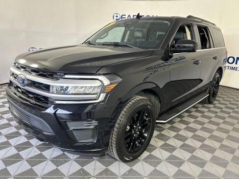 Used 2022 Ford Expedition XLT AWD/4WD image 1