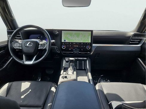 Used 2024 Lexus GX 550 w/ Accessory Package (2T) AWD/4WD image 34