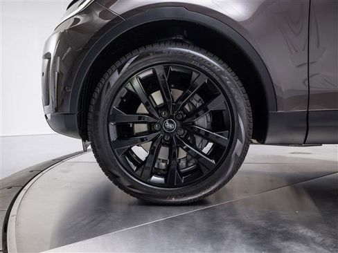 New 2026 Land Rover Discovery S AWD/4WD image 12