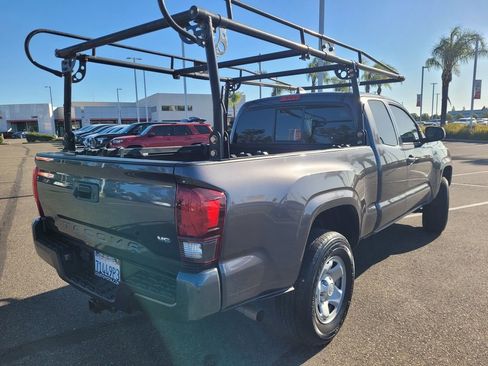 Used 2023 Toyota Tacoma SR RWD image 4
