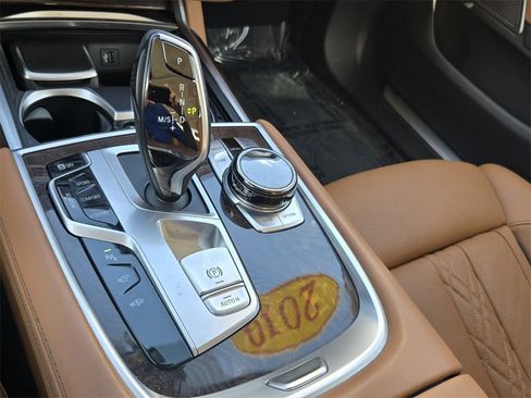Used 2019 BMW 750i xDrive w/ Executive Package image 23