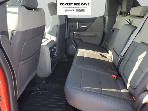 New 2025 GMC Hummer EV 2X w/ LPO, Dark Essentials Package image 18